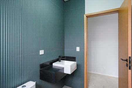 Casa à venda com 220m², 3 quartos e 4 vagasBanheiro da suíte 1