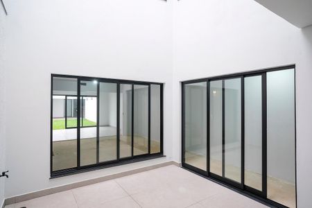 Casa à venda com 220m², 3 quartos e 4 vagasJardim de inverno