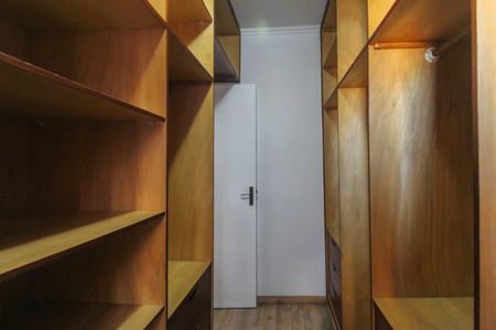 Apartamento à venda com 68m², 2 quartos e 1 vaga Apartamento à venda com 68m², 2 quartos e 1 vagaCloset