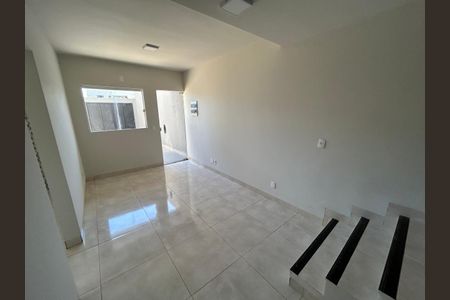 Casa para alugar com 2 quartos, 73m² em Novo Mundo, Uberlândia