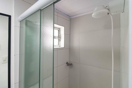 Banheiro de kitnet/studio para alugar com 1 quarto, 25m² em Ipiranga, São Paulo