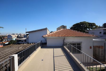 Casa para alugar com 243m², 2 quartos e 1 vaga Casa para alugar com 243m², 2 quartos e 1 vagaTerraço