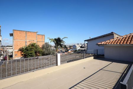 Casa para alugar com 243m², 2 quartos e 1 vaga Casa para alugar com 243m², 2 quartos e 1 vagaTerraço