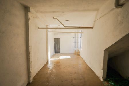 Casa para alugar com 243m², 2 quartos e 1 vaga Casa para alugar com 243m², 2 quartos e 1 vagaGaragem