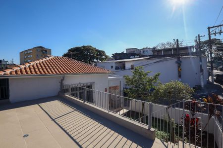 Casa para alugar com 243m², 2 quartos e 1 vaga Casa para alugar com 243m², 2 quartos e 1 vagaTerraço