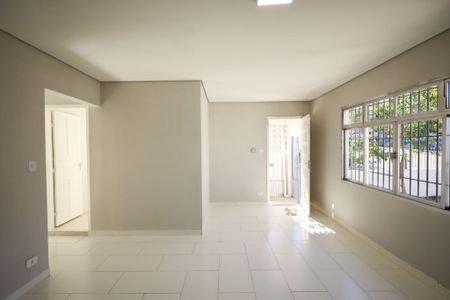 Casa para alugar com 243m², 2 quartos e 1 vaga Casa para alugar com 243m², 2 quartos e 1 vagaSala
