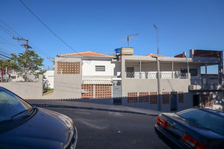 Casa para alugar com 243m², 2 quartos e 1 vaga Casa para alugar com 243m², 2 quartos e 1 vagaFachada Lateral