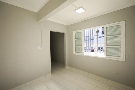 Casa para alugar com 243m², 2 quartos e 1 vaga Casa para alugar com 243m², 2 quartos e 1 vagaHall de distribuição