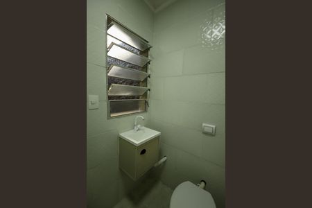 Casa para alugar com 243m², 2 quartos e 1 vaga Casa para alugar com 243m², 2 quartos e 1 vagaBanheiro Suíte