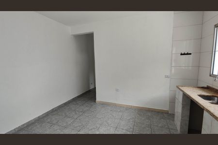 Sala / Cozinha de casa para alugar com 1 quarto, 20m² em Vila Alayde, Ferraz de Vasconcelos