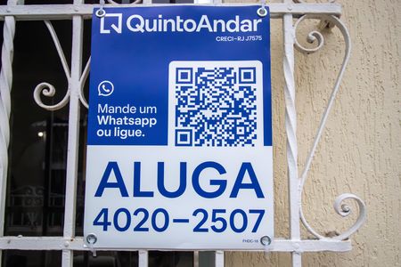 Casa à venda com 200m², 4 quartos e 2 vagas Casa à venda com 200m², 4 quartos e 2 vagasPlaca