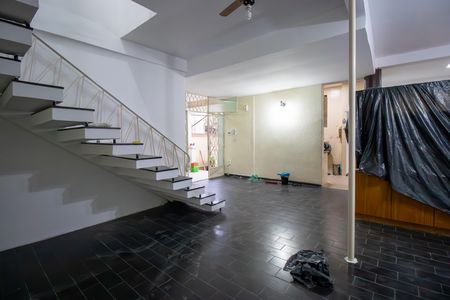 Casa à venda com 200m², 4 quartos e 2 vagas Casa à venda com 200m², 4 quartos e 2 vagasSala 1