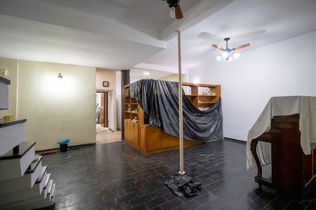 Sala 1 de casa para alugar com 4 quartos, 200m² em Ramos, Rio de Janeiro