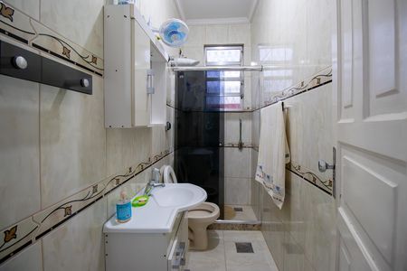 Casa à venda com 200m², 4 quartos e 2 vagas Casa à venda com 200m², 4 quartos e 2 vagasBanheiro 2