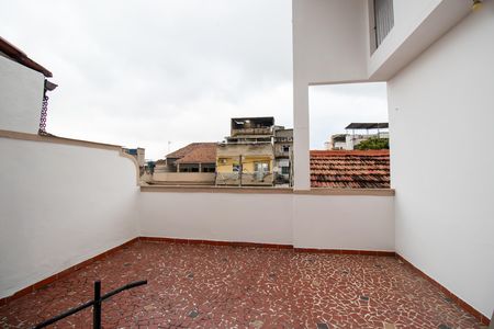 Casa à venda com 200m², 4 quartos e 2 vagas Casa à venda com 200m², 4 quartos e 2 vagasÁrea de Serviço