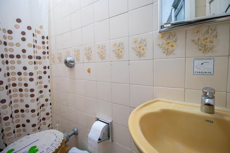 Casa à venda com 200m², 4 quartos e 2 vagas Casa à venda com 200m², 4 quartos e 2 vagasBanheiro da Suíte