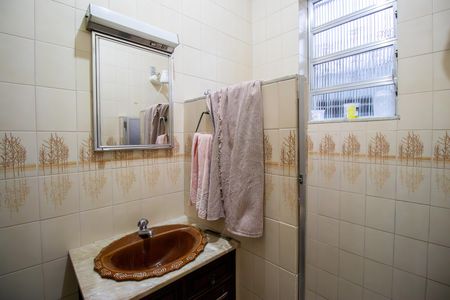 Casa à venda com 200m², 4 quartos e 2 vagas Casa à venda com 200m², 4 quartos e 2 vagasBanheiro social 1