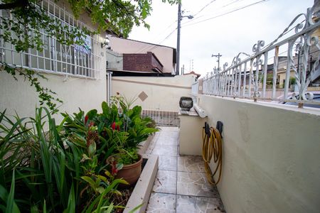Casa à venda com 200m², 4 quartos e 2 vagas Casa à venda com 200m², 4 quartos e 2 vagasJardim