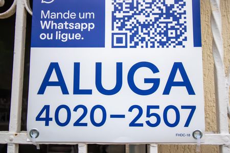 Casa à venda com 200m², 4 quartos e 2 vagas Casa à venda com 200m², 4 quartos e 2 vagasPlaca