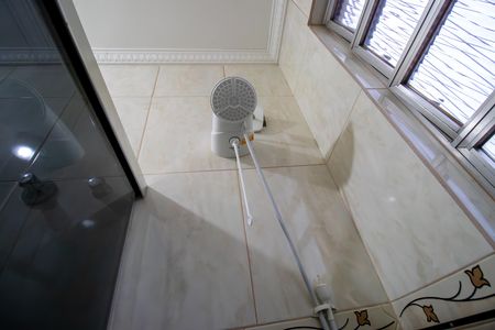 Casa à venda com 200m², 4 quartos e 2 vagas Casa à venda com 200m², 4 quartos e 2 vagasBanheiro social 2