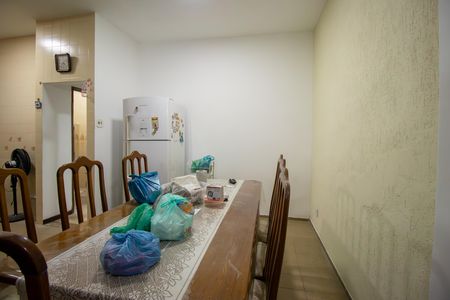 Casa à venda com 200m², 4 quartos e 2 vagas Casa à venda com 200m², 4 quartos e 2 vagasCopa