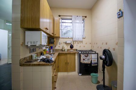 Casa à venda com 200m², 4 quartos e 2 vagas Casa à venda com 200m², 4 quartos e 2 vagasCozinha
