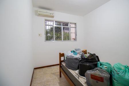 Casa à venda com 200m², 4 quartos e 2 vagas Casa à venda com 200m², 4 quartos e 2 vagasQuarto 1