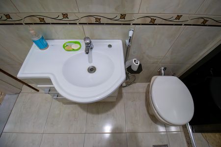 Casa à venda com 200m², 4 quartos e 2 vagas Casa à venda com 200m², 4 quartos e 2 vagasBanheiro social 2