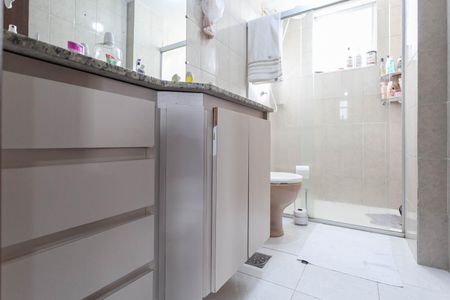 Apartamento à venda com 96m², 3 quartos e 2 vagas Apartamento à venda com 96m², 3 quartos e 2 vagasBanheiro social