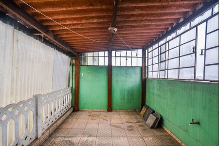 Casa à venda com 200m², 2 quartos e 2 vagas Casa à venda com 200m², 2 quartos e 2 vagasLaje