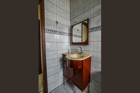 Casa à venda com 200m², 2 quartos e 2 vagas Casa à venda com 200m², 2 quartos e 2 vagasBanheiro Social