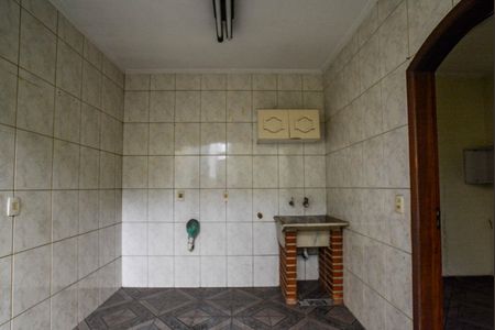 Casa à venda com 200m², 2 quartos e 2 vagas Casa à venda com 200m², 2 quartos e 2 vagasÁrea de Serviço
