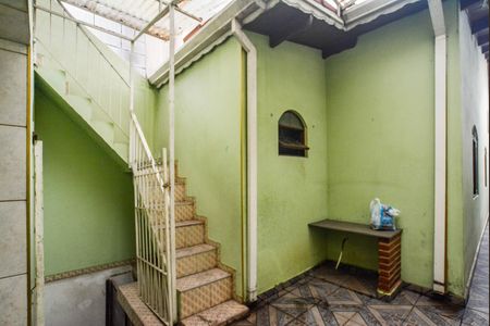 Casa à venda com 200m², 2 quartos e 2 vagas Casa à venda com 200m², 2 quartos e 2 vagasQuintal