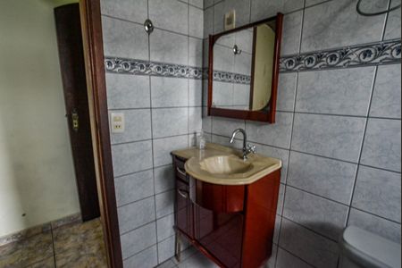 Casa à venda com 200m², 2 quartos e 2 vagas Casa à venda com 200m², 2 quartos e 2 vagasBanheiro Social