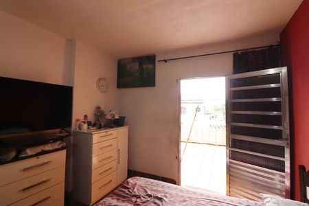 Casa à venda com 125m², 3 quartos e 2 vagasQuarto Casa 2 