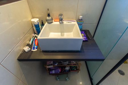 Banheiro de apartamento à venda com 2 quartos, 57m² em Parque São Jorge, São Paulo