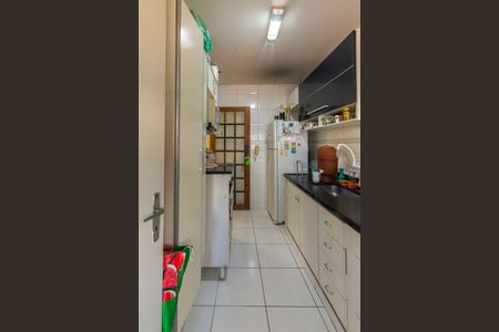 Cozinha de apartamento à venda com 2 quartos, 57m² em Parque São Jorge, São Paulo