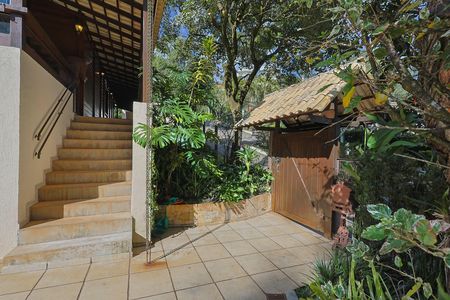 Casa de condomínio à venda com 450m², 3 quartos e 7 vagas