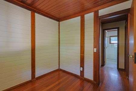 Casa de condomínio à venda com 450m², 3 quartos e 7 vagas