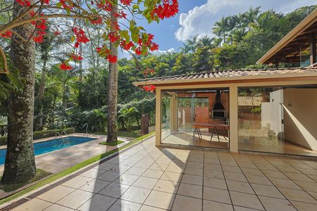 Casa de condomínio à venda com 450m², 3 quartos e 7 vagas