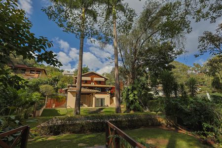 Casa de condomínio à venda com 450m², 3 quartos e 7 vagas