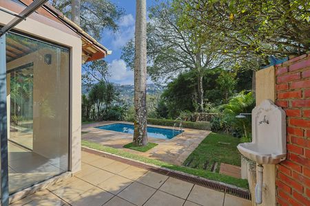 Casa de condomínio à venda com 450m², 3 quartos e 7 vagas