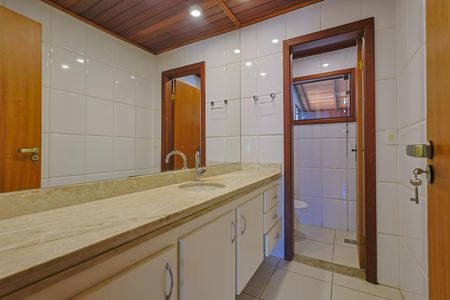 Casa de condomínio à venda com 450m², 3 quartos e 7 vagas