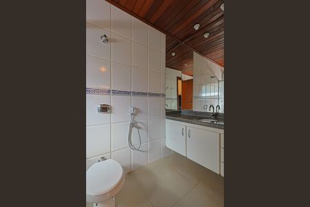 Casa de condomínio à venda com 450m², 3 quartos e 7 vagas