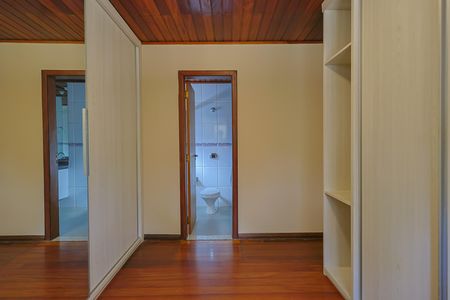 Casa de condomínio à venda com 450m², 3 quartos e 7 vagas