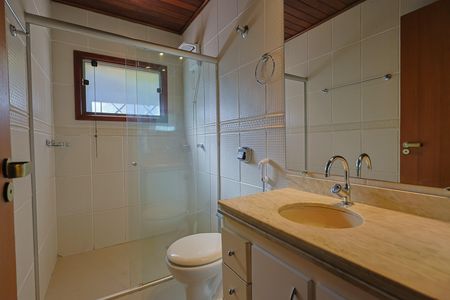 Casa de condomínio à venda com 450m², 3 quartos e 7 vagas