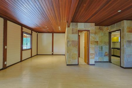 Casa de condomínio à venda com 450m², 3 quartos e 7 vagas