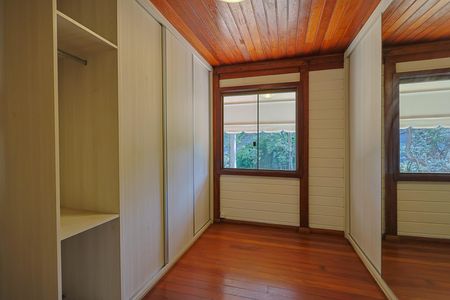 Casa de condomínio à venda com 450m², 3 quartos e 7 vagas