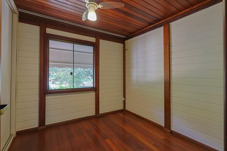 Casa de condomínio à venda com 450m², 3 quartos e 7 vagas