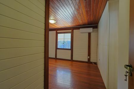 Casa de condomínio à venda com 450m², 3 quartos e 7 vagas